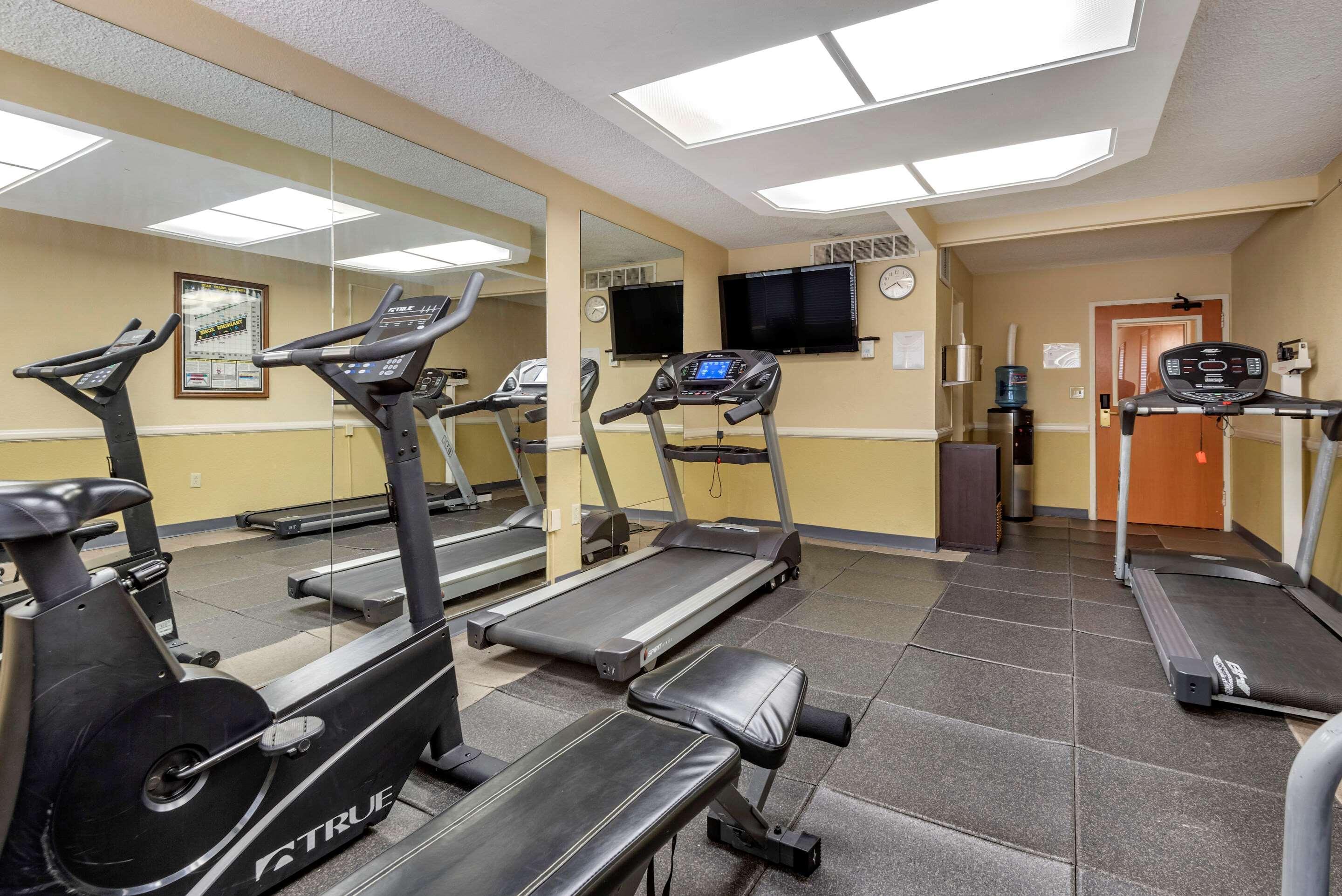 Quality Inn & Suites Vestal Binghamton Near University Экстерьер фото